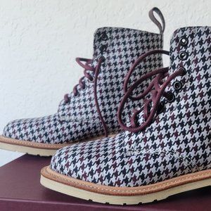 Dr. Martens Beckett Houndstooth Boots. Women U.S Size 5